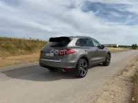 Usado Porsche Cayenne 240 CV (176 kW) 2011 Gris / plata SUV