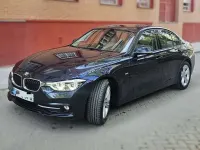 Usado BMW 318 150 CV (110 kW) 2016 Azul Berlina