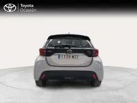 Usado Toyota Yaris Active 116 CV (85 kW) 2025 Plateado Utilitario