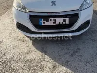 Usado Peugeot 208 Allure 120 CV (88 kW) 2015 Blanco Utilitario