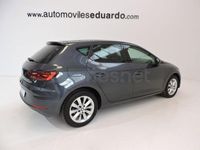 Usado Seat Leon Style 130 CV (95 kW) 2020 Gris / plata Berlina