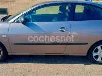 Usado Seat Ibiza 100 CV (73 kW) 2005 Gris / plata Utilitario