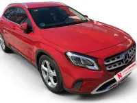 Usado Mercedes GLA180 122 CV (89 kW) 2019 Rojo SUV