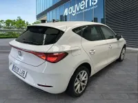 Usado Seat Leon Style 116 CV (85 kW) 2021 Blanco Utilitario