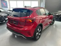 Usado Ford Focus Active 155 CV (114 kW) 2024 Rojo Berlina