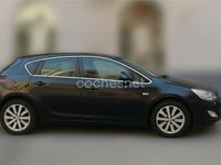 Usado Opel Astra Cosmo 125 CV (91 kW) 2010 Negro Berlina