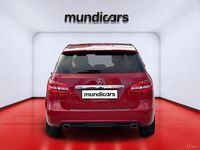 Usado Mercedes B180 AMG line 109 CV (80 kW) 2013 Rojo Monovolumen