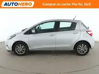 Usado Toyota Yaris Active 101 CV (74 kW) 2018 Gris Utilitario