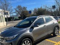 Usado Kia Stonic 101 CV (74 kW) 2024 Gris SUV