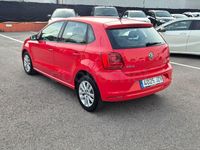 Usado VW Polo Advance 75 CV (55 kW) 2017 Rojo Berlina