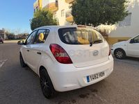 Usado Hyundai i20 Classic 78 CV (57 kW) 2011 Blanco Utilitario