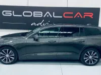 Usado Volvo V60 Core 197 CV (144 kW) 2022 Gris / plata Familiar