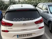 Usado Hyundai i30 GO! 120 CV (88 kW) 2018 Blanco Berlina