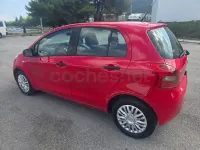 Usado Toyota Yaris 87 CV (63 kW) 2008 Rojo Utilitario