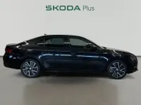 Usado Skoda Superb SportLine 218 CV (160 kW) 2023 Negro Berlina