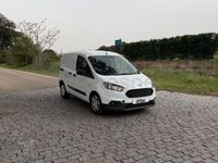 Usado Ford Tourneo Courier Sport 100 CV (73 kW) 2021 Blanco Monovolumen