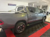 Usado Toyota HiLux 204 CV (150 kW) 2021 Gris / plata Pickup/Camioneta