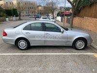 Usado Mercedes E240 Elegance 177 CV (130 kW) 2003 Gris / plata Berlina