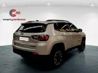 Usado Jeep Compass Trailhawk 240 CV (176 kW) 2022 Gris / plata SUV