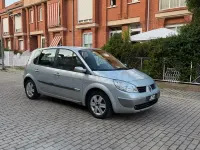 Usado Renault Scénic Dynamique 115 CV (84 kW) 2004 Gris / plata Monovolumen