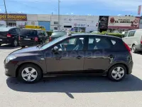 Usado Hyundai i30 Comfort 109 CV (80 kW) 2010 Marrón Berlina