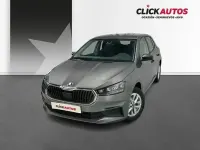Usado Skoda Fabia Essence 80 CV (58 kW) 2025 Gris / plata Utilitario