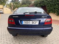 Usado Citroën Xsara 90 CV (66 kW) 2000 Azul Berlina
