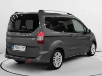 Usado Ford Tourneo Titanium 100 CV (73 kW) 2018