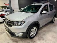 Usado Dacia Sandero Stepway 90 CV (66 kW) 2015 Gris / plata Berlina