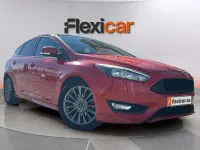 Usado Ford Focus ST-Line 125 CV (91 kW) 2018 Rojo Berlina