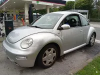 Usado VW New Beetle 150 CV (110 kW) 2001 Gris / plata Utilitario
