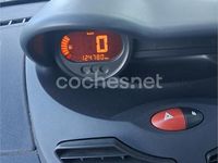 Usado Renault Twingo Authentique 75 CV (55 kW) 2010 Rojo Utilitario