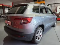 Usado Skoda Karoq Ambition 115 CV (84 kW) 2018 Gris / plata SUV