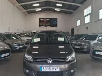 Usado VW Touran Advance 105 CV (77 kW) 2014 Marrón Monovolumen