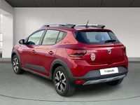Usado Dacia Sandero Comfort 91 CV (66 kW) 2022 Rojo Utilitario