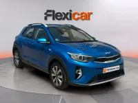 Usado Kia Stonic 101 CV (74 kW) 2023 Azul SUV