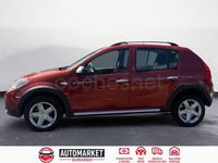 Usado Dacia Sandero Stepway 90 HP (66 kW) 2012 Vermelho Sedan