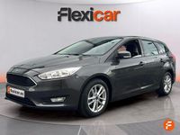 Usado Ford Focus Trend 100 CV (73 kW) 2018 Gris / plata Berlina