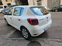 Usado Dacia Sandero Lauréate 73 CV (53 kW) 2017 Blanco Berlina