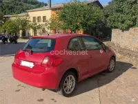Usado Toyota Auris 97 CV (71 kW) 2007 Granate Utilitario
