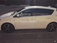 Usado Toyota Auris Hybrid Business Edition 136 CV (100 kW) 2018 Blanco Berlina