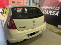 Usado Dacia Sandero Ambiance 75 CV (55 kW) 2010 Blanco Berlina