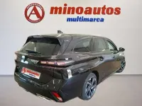Usado Peugeot 308 Allure 131 CV (96 kW) 2023 Negro Familiar