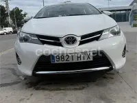 Usado Toyota Auris 132 CV (97 kW) 2013 Blanco Berlina