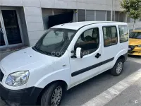 Usado Fiat Doblò Active 75 CV (55 kW) 2009 Blanco Monovolumen