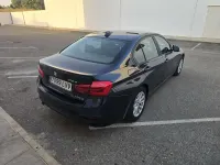 Usado BMW 318 143 CV (105 kW) 2015 Azul Berlina