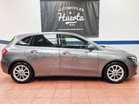Usado Mercedes B180 116 CV (85 kW) 2020 Gris / plata Monovolumen