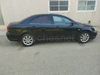 Usado Toyota Avensis Executive 150 CV (110 kW) 2005 Negro Berlina
