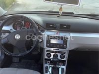 Usado VW Passat Advance 140 CV (102 kW) 2005 Gris / plata Familiar