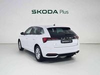 Usado Skoda Scala Selection 116 CV (85 kW) 2025 Blanco Utilitario